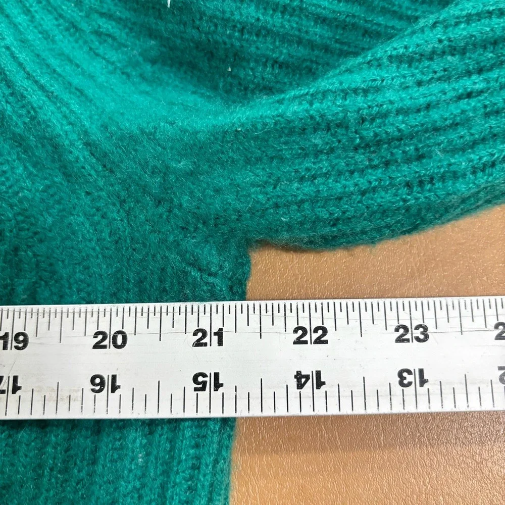 J. Crew Green 100% Cashmere Knit Crew Neck Pullover Sweater Women's Size XS - Picture 8 of 10